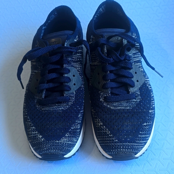 NIKE AIR MAX 90  Size 10 Mens - Picture 4 of 6